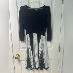 M Neiman Marcus Black and White Long Sleeve V-Neck Fit-and-Flare Dress